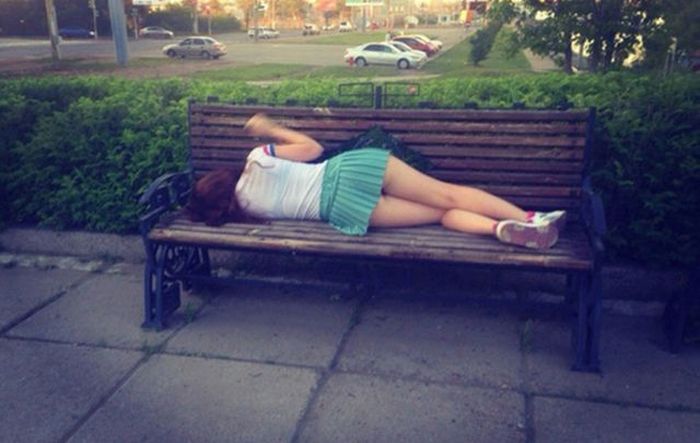 Silly Things Girls Do (57 pics)