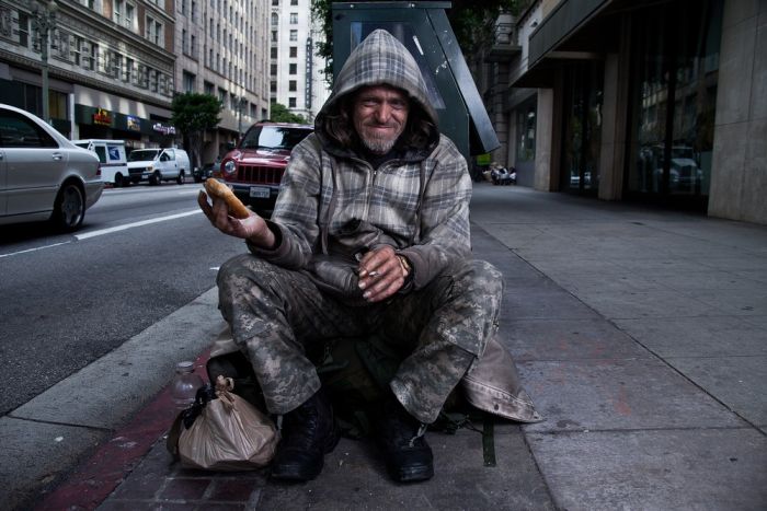 Photographer Is Helping The Homeless With The Bagel Project (21 pics)