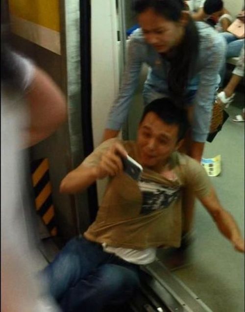 Girl Shows Her Boyfriend Who's In Charge (6 pics)