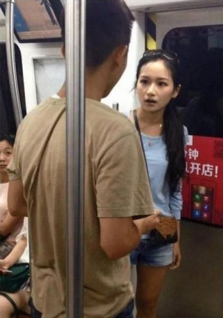 Girl Shows Her Boyfriend Who's In Charge (6 pics)