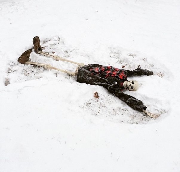This Skeleton Represents Every Girl On Instagram (29 pics)