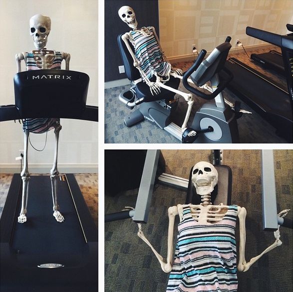This Skeleton Represents Every Girl On Instagram (29 pics)