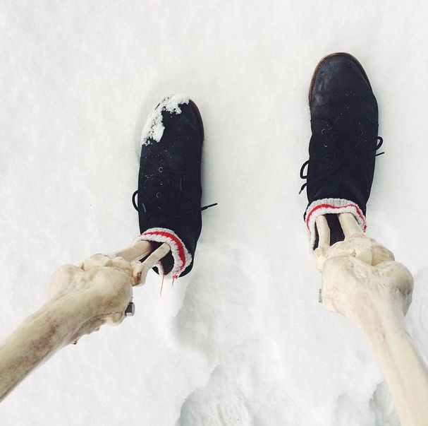 This Skeleton Represents Every Girl On Instagram (29 pics)