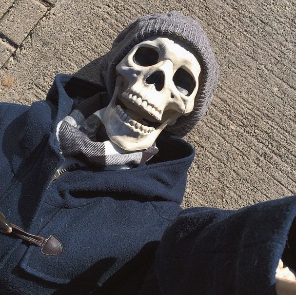 This Skeleton Represents Every Girl On Instagram (29 pics)