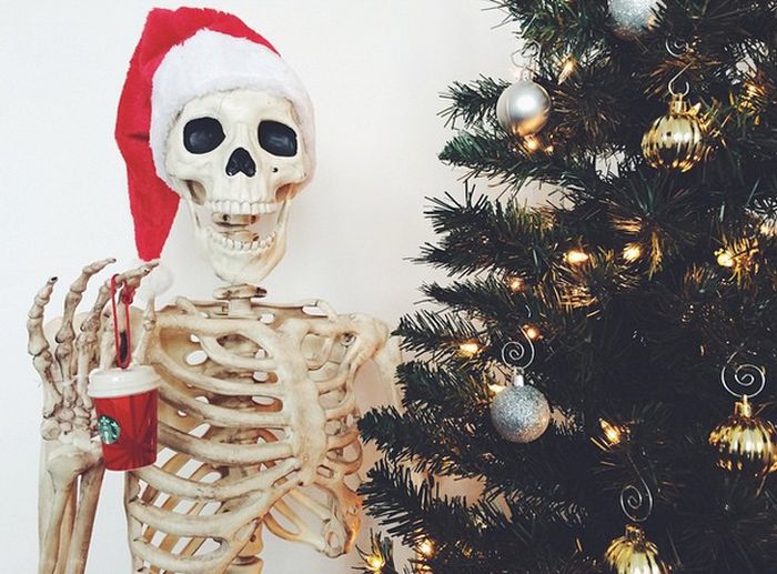 This Skeleton Represents Every Girl On Instagram (29 pics)