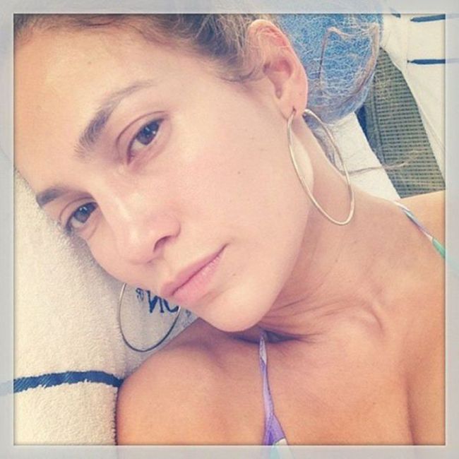 Celebrities Who Look Pretty Without Makeup (15 pics)
