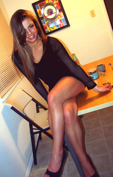 These Beautiful Legs Will Be Running Through Your Mind All Day (40 pics)