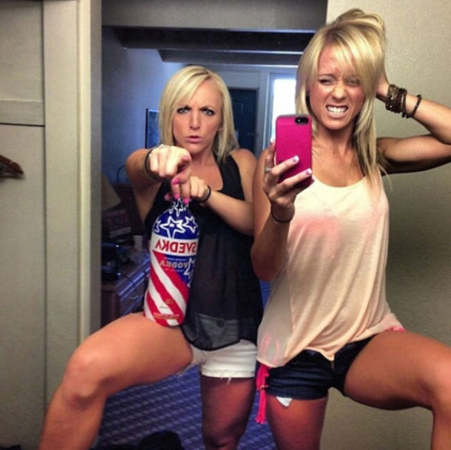 Goofy Girls (53 pics)