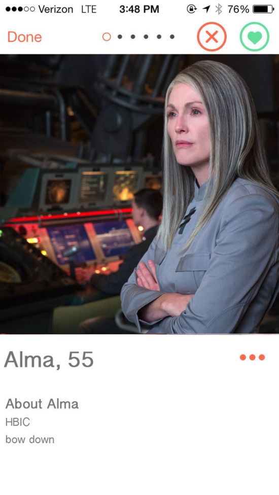 When Characters From The Hunger Games Get On Tinder (16 pics)