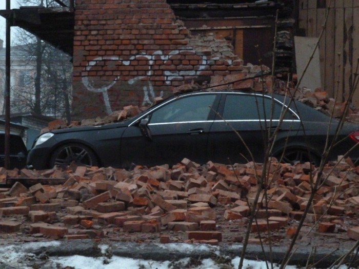 This Used To Be A Mercedes (3 pics)