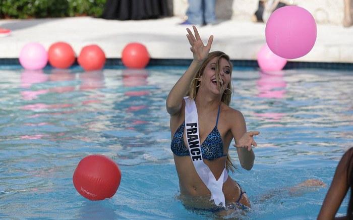 Contestants Of Miss Universe 2015 in Bikini (33 pics)
