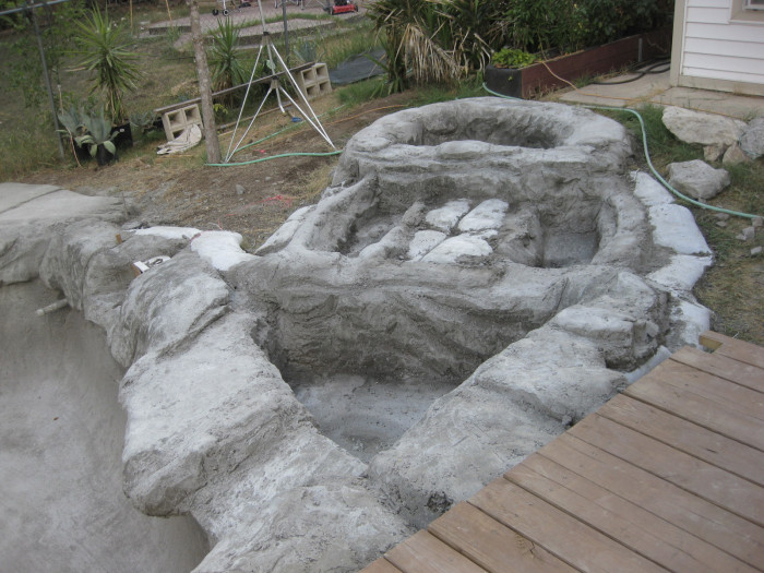 Man Turns Grief Into An Amazing Tropical Pool (30 pics)