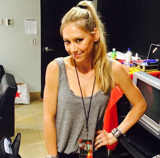 Anna Kournikova Has The Best Instagram Photos (33 pics)