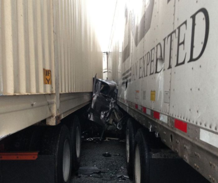 It's A Miracle This Driver Wasn't Crushed (10 pics)