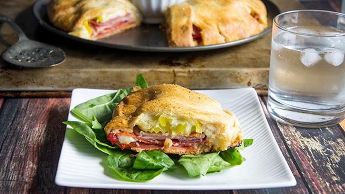 How To Make A Spicy Italian Crescent Ring (6 pics)