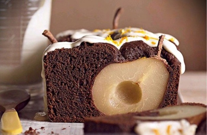 Making A Chocolate Cake With A Pear, Expectation Vs Reality (2 pics)