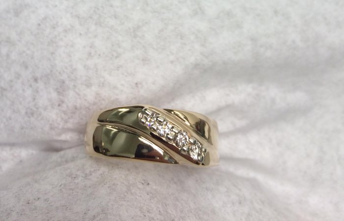 Wedding Ring Before And After Going Through A Garbage Disposal (18 pics)