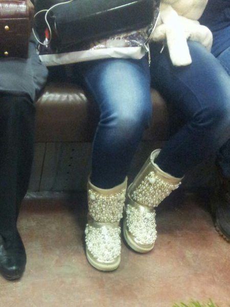 Things You Definitely Shouldn't Be Wearing On The Subway (43 pics)