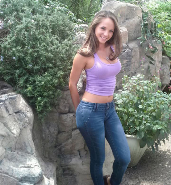 These Jeans Make That Ass Look Amazing (32 pics)