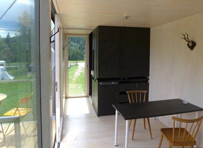 Beautiful Compact Mobile Home (9 pics)