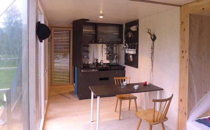 Beautiful Compact Mobile Home (9 pics)