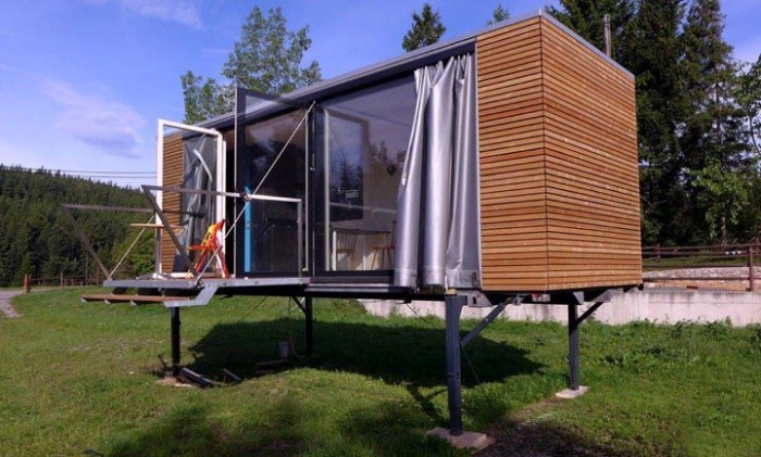Beautiful Compact Mobile Home (9 pics)