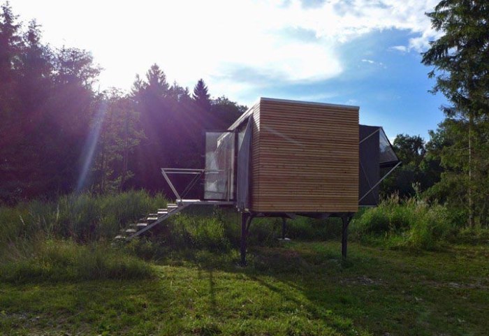 Beautiful Compact Mobile Home (9 pics)
