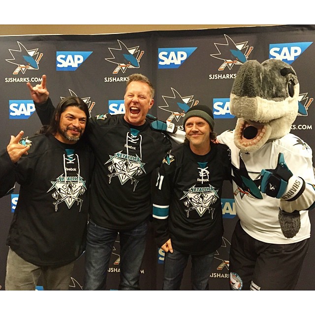 Metallica Hangs Out With The San Jose Sharks (13 pics)