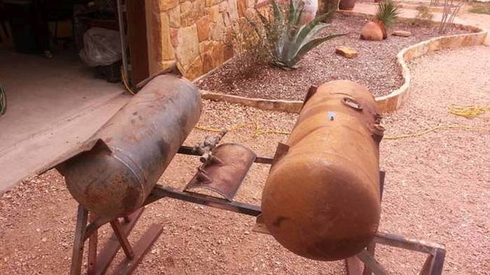 Scrap Metal Turned Into A Cool Barbecue Smoker (13 pics)