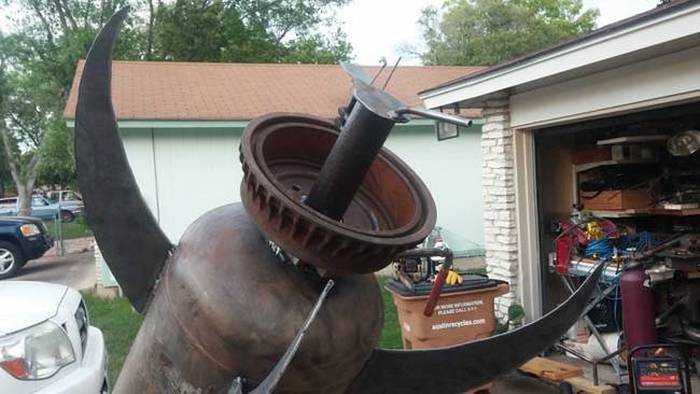 Scrap Metal Turned Into A Cool Barbecue Smoker (13 pics)