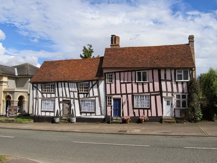 Welcome To Lavenham (14 pics)