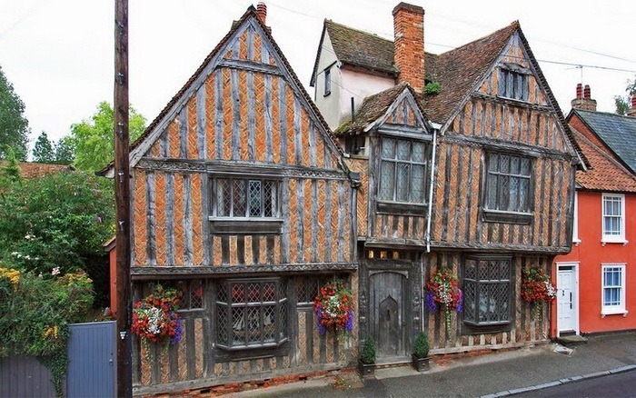 Welcome To Lavenham (14 pics)