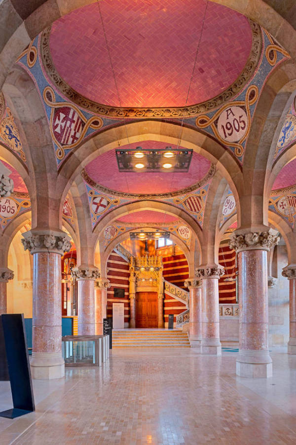 Barcelona Is Home To The Most Beautiful Hospital (10 pics)