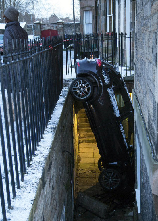 a-whole-new-meaning-to-off-street-parking-5-pics