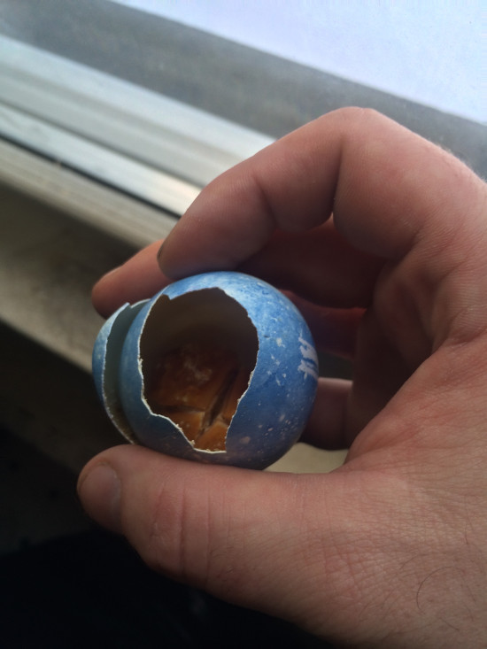 This Is What A 25 Year Old Easter Egg Looks Like (5 pics)
