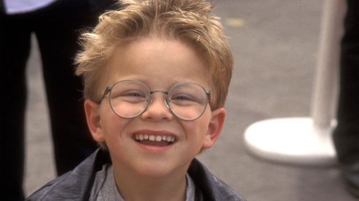Geeky Child Stars Who Became Adult Hotties (44 pics)