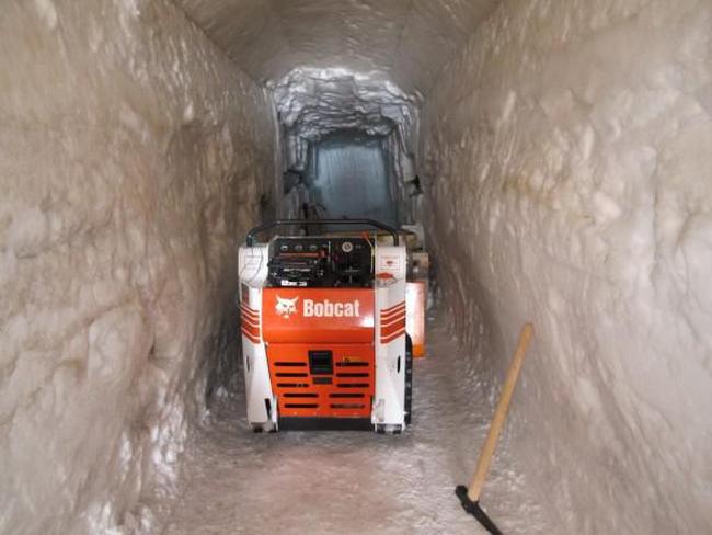 Go Inside Of Iceland's Second Largest Glacier (16 pics)