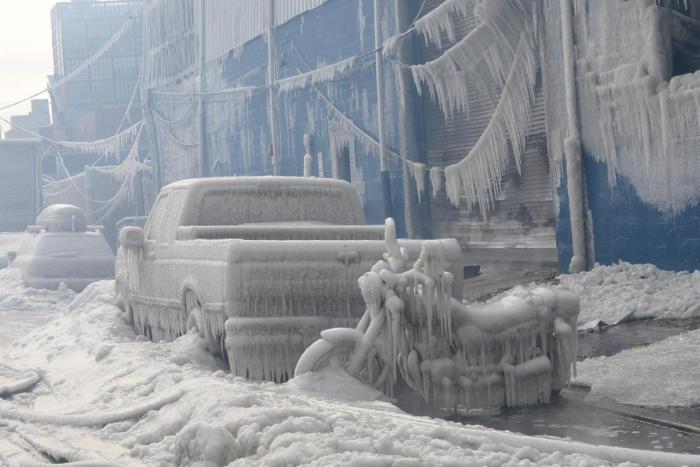 Brooklyn Warehouse Burns Down Then Freezes (11 pics)