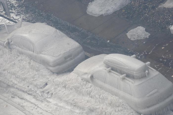 Brooklyn Warehouse Burns Down Then Freezes (11 pics)