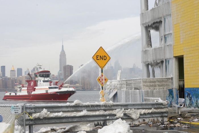 Brooklyn Warehouse Burns Down Then Freezes (11 pics)