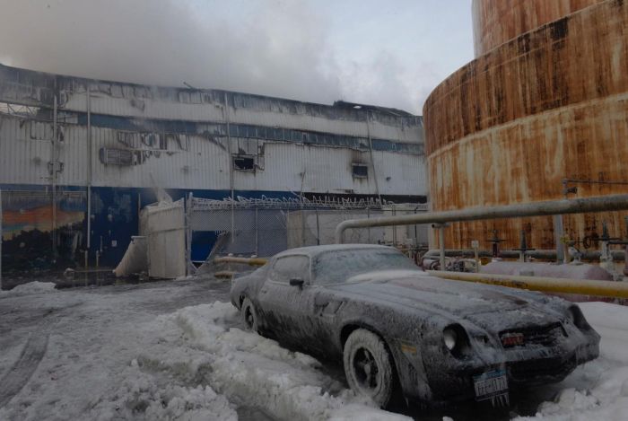 Brooklyn Warehouse Burns Down Then Freezes (11 pics)