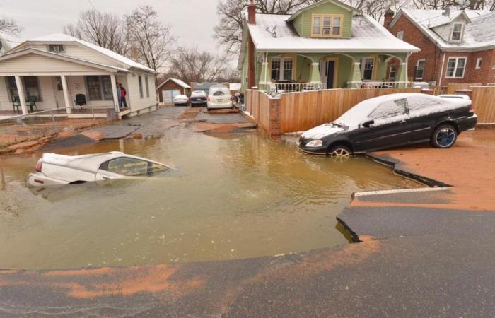 A Look Inside The World's Most Destructive Sinkholes (28 pics)