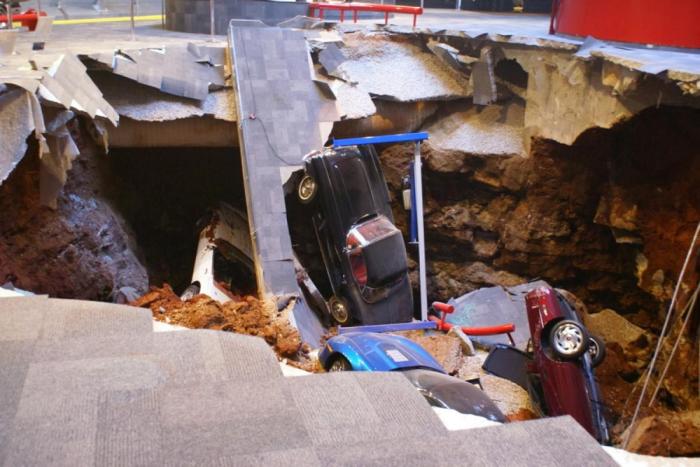 A Look Inside The World's Most Destructive Sinkholes (28 pics)