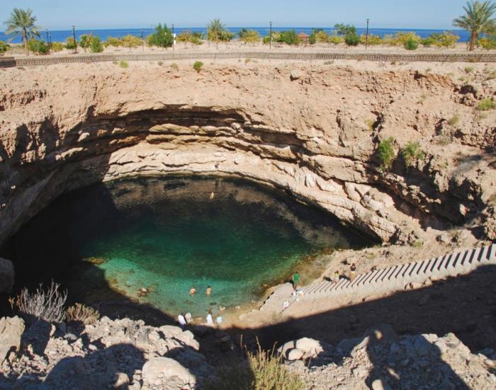 A Look Inside The World's Most Destructive Sinkholes (28 pics)