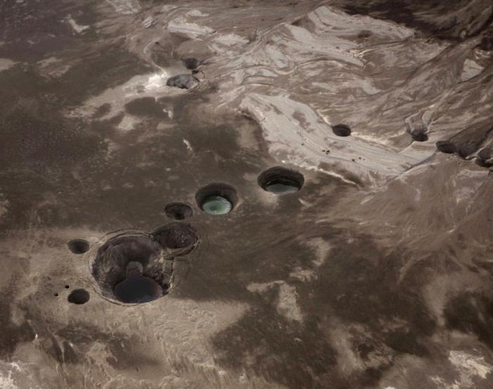 A Look Inside The World's Most Destructive Sinkholes (28 pics)