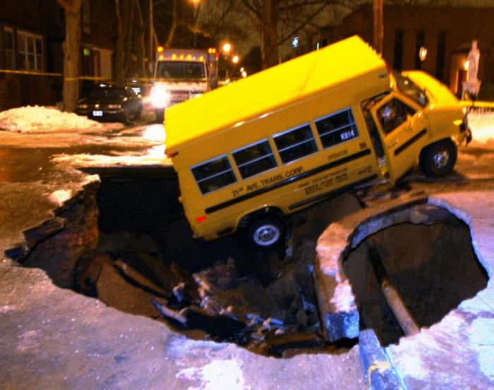 A Look Inside The World's Most Destructive Sinkholes (28 pics)