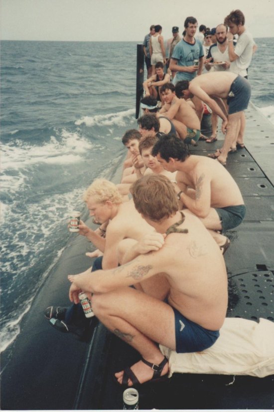 Having A Good Time Grilling On A Submarine (3 pics)
