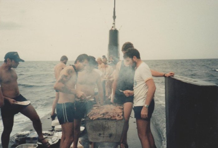 Having A Good Time Grilling On A Submarine (3 pics)