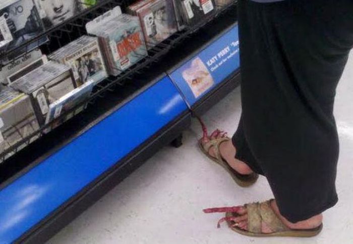 People of Walmart. Part 27 (30 pics)