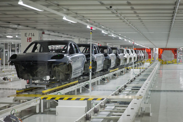A Look Inside The Porsche Factory In Leipzig (45 pics)
